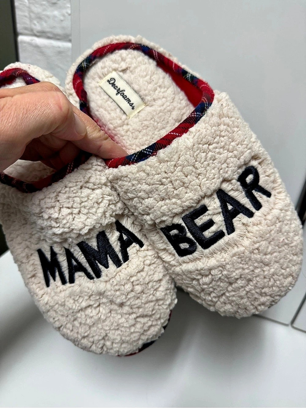 Dearfoams Mama Bear Sherpa Slippers – Cream with Red Plaid Lining – Medium (US 7